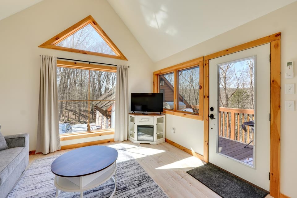 Hike & Fish: Outdoor Retreat Near Trails House in Mamakating