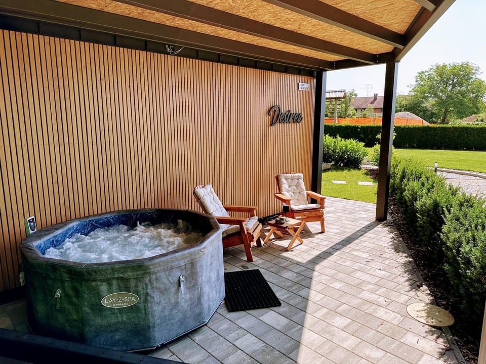 Patio, Hot Tub, Hot Tub
