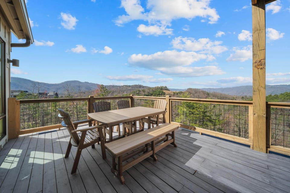 Friends In High Places House in Watauga