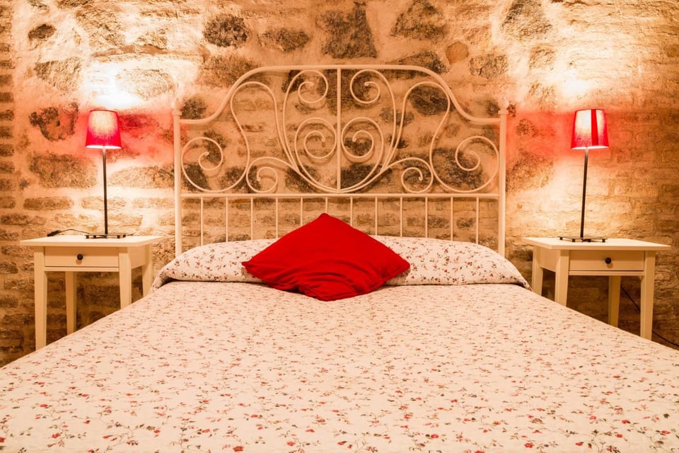 Bed, Decorative detail, Decorative detail