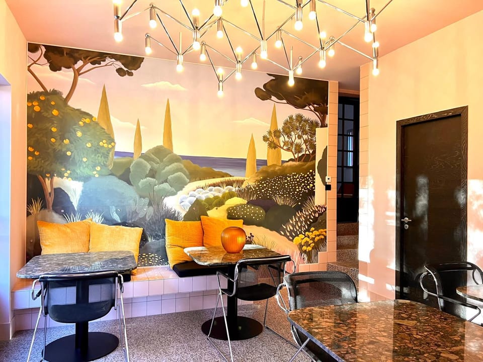 Living room, Dining area