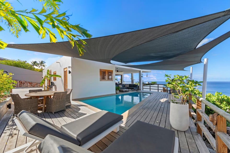 Property building, Day, Natural landscape, View (from property/room), Balcony/Terrace, Pool view, Sea view, Swimming pool, sunbed