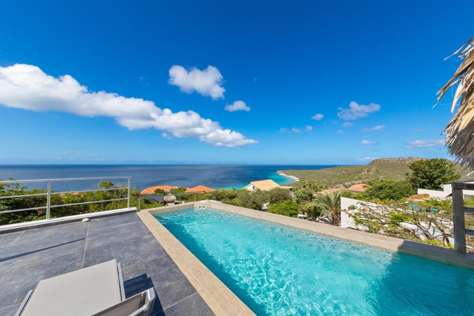 Day, Natural landscape, Mountain view, Pool view, Sea view, Swimming pool, sunbed