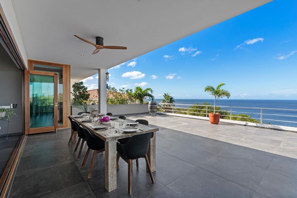 Day, Natural landscape, View (from property/room), Balcony/Terrace, Dining area, Sea view