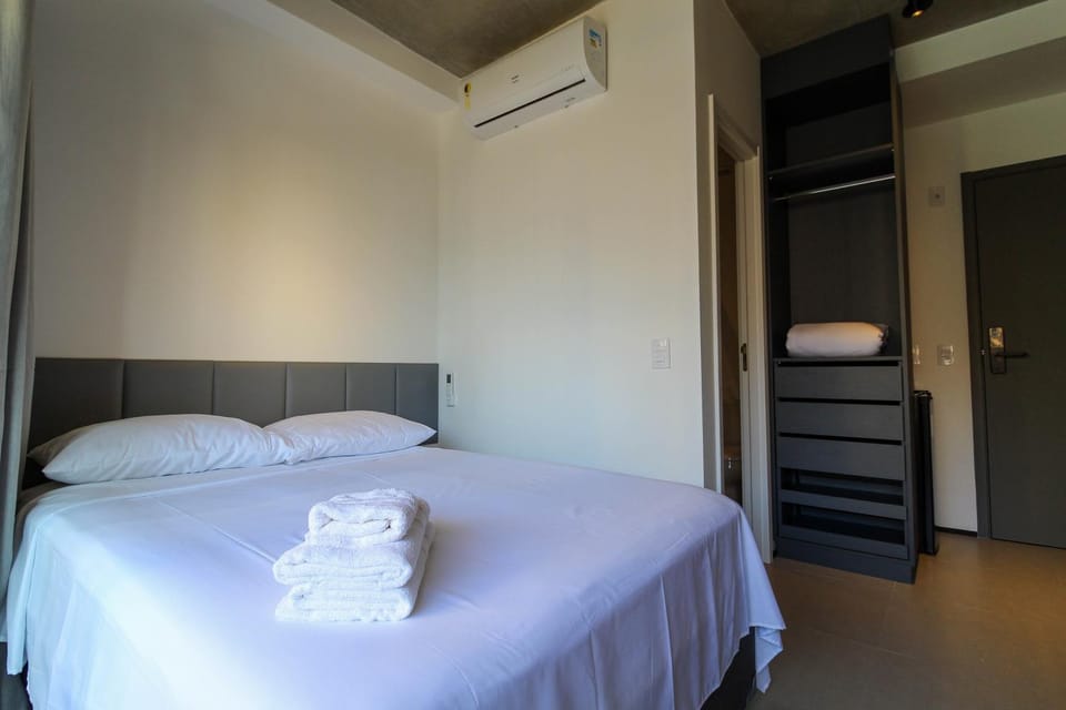 Bed, Bedroom, towels, air conditioner