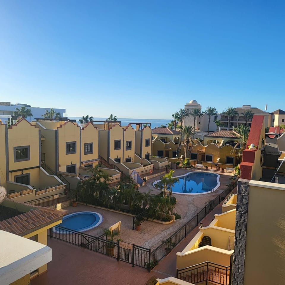 Pool view, Sea view, Swimming pool, sunbed