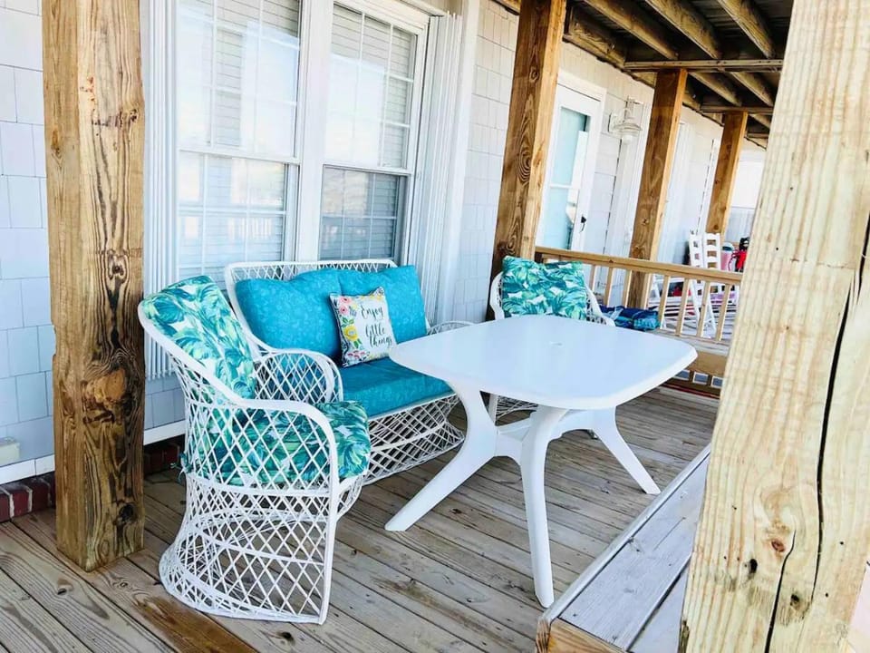 Patio, Day, View (from property/room), Balcony/Terrace, Seating area, Dining area