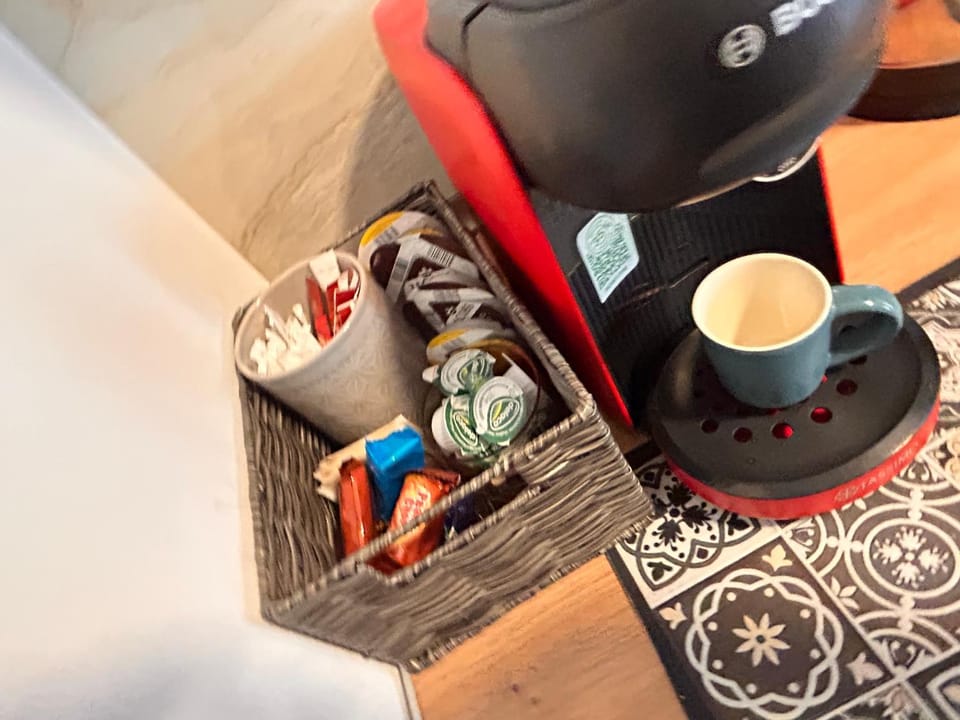 Coffee/tea facilities, Kitchen or kitchenette