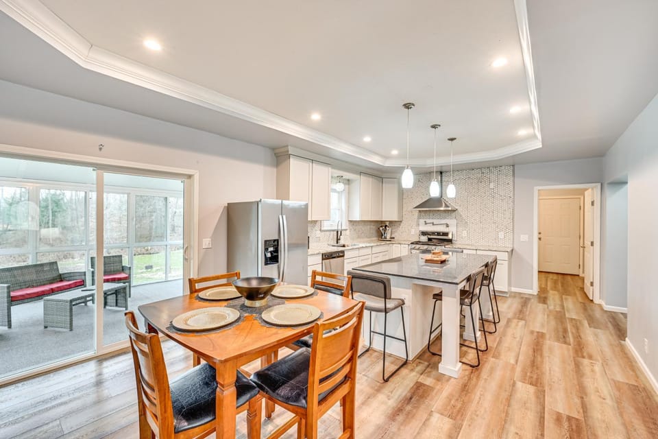 3 Mi to Dtwn: Family-Friendly Home in South Haven! House in Michigan