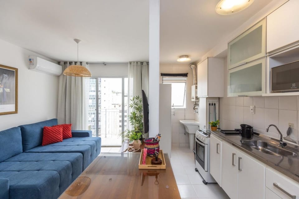 Kitchen or kitchenette, Seating area, Dining area, stove