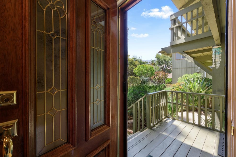 12CT 12 Canyon Terrace House in Avalon