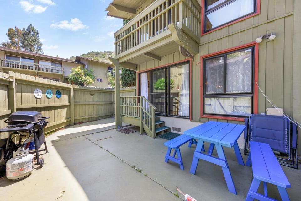 12CT 12 Canyon Terrace House in Avalon
