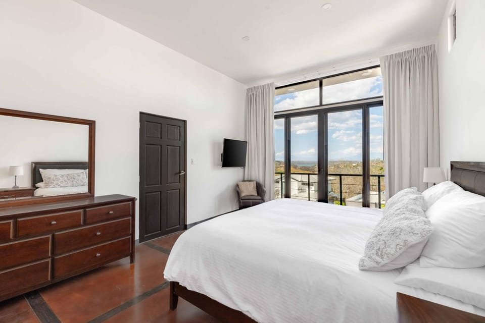 Casa Buena Vista with Incredible Ocean Views Villa in Coco