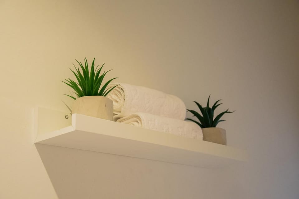 Bathroom, Decorative detail
