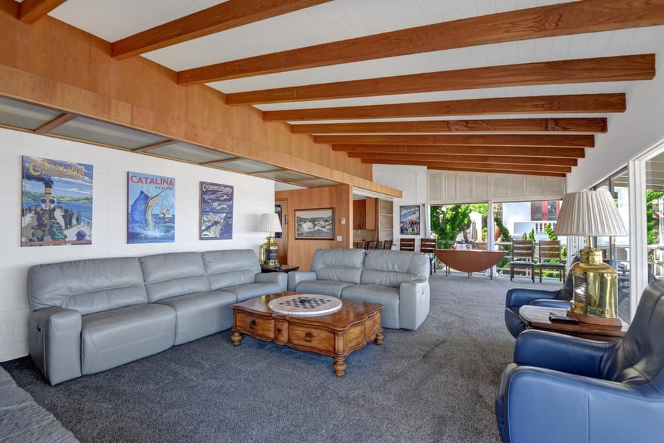 153CR 153 Crescent Ave. House in Avalon