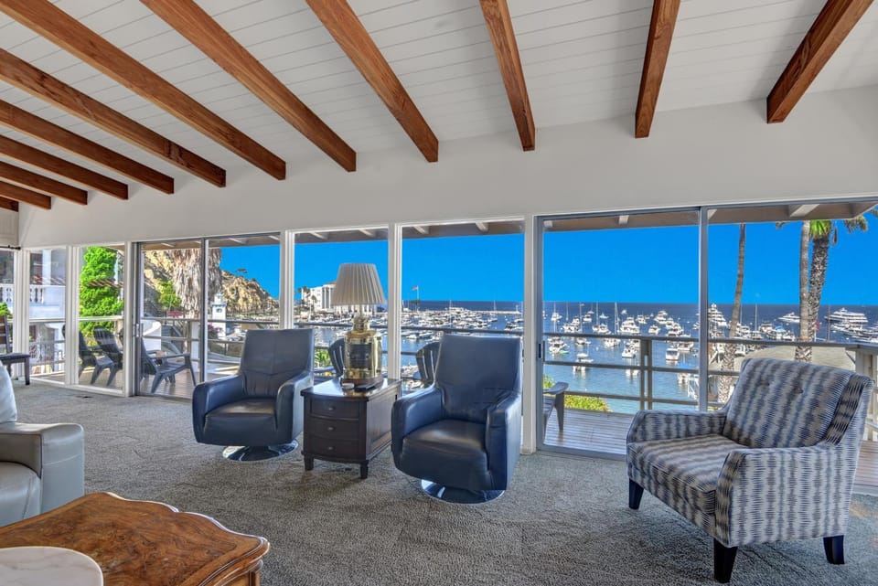 153CR 153 Crescent Ave. House in Avalon