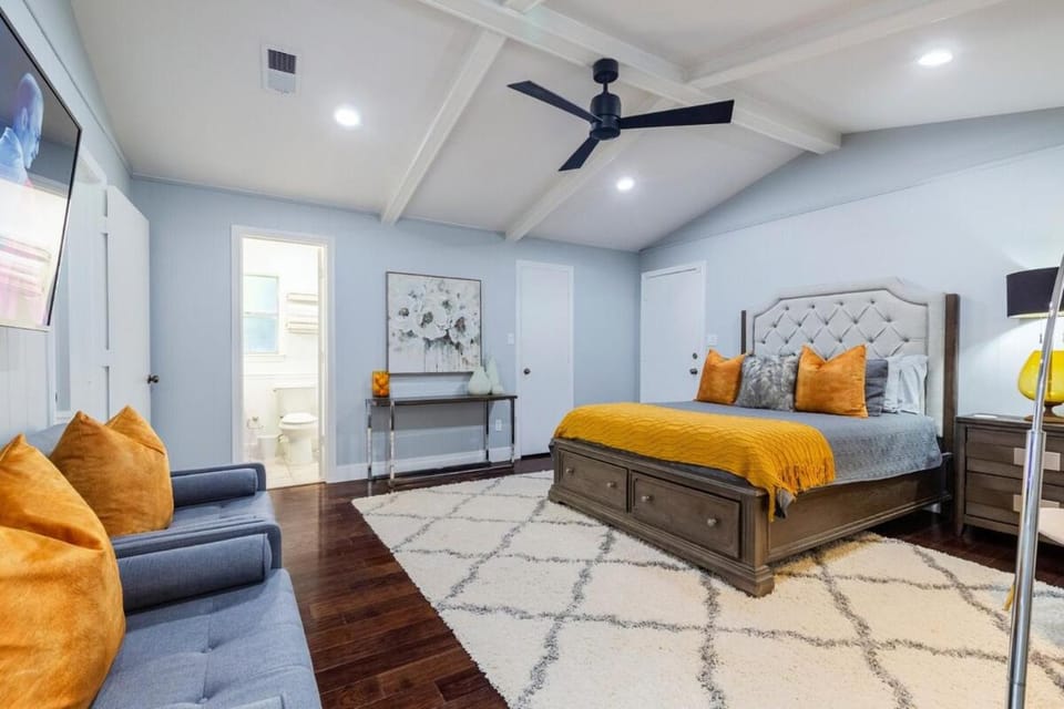 Bed, Bedroom