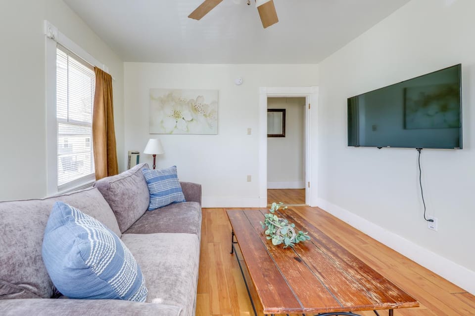 1/2 Mi to Pier: WFH-Friendly Apt in Maine! Apartment in Old Orchard Beach