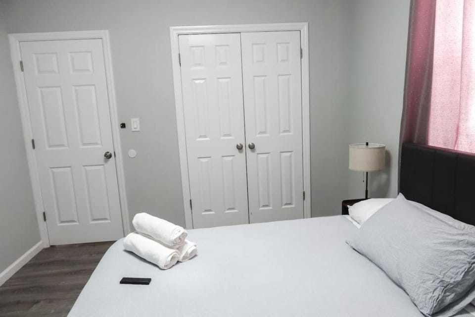 3Bed 2Bath Apt Near NYC plus Parking and Laundry Apartment in Irvington
