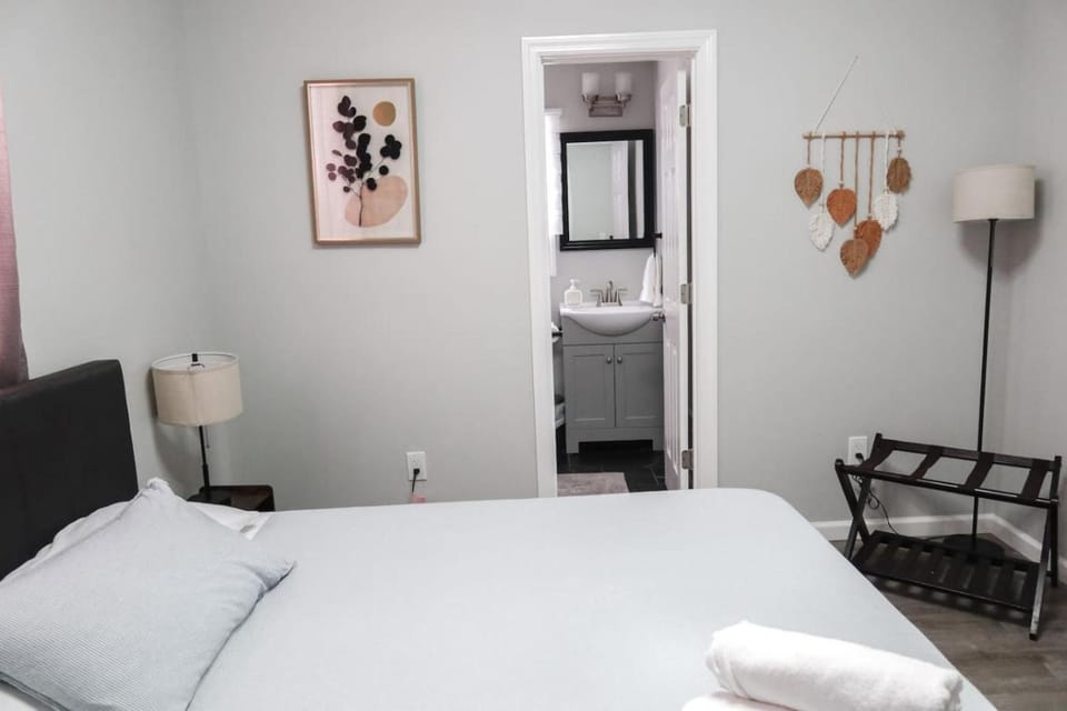 3Bed 2Bath Apt Near NYC plus Parking and Laundry Apartment in Irvington