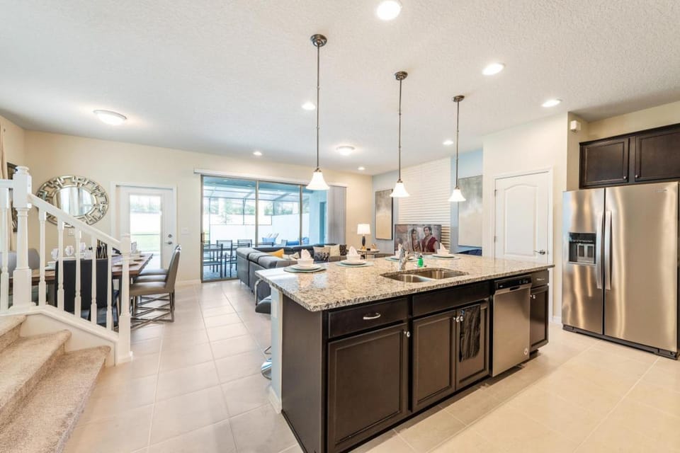 Kitchen or kitchenette, Living room, Dining area, minibar