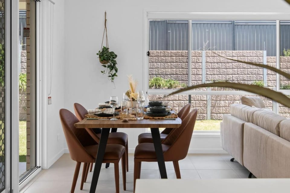 Secluded 4Bed Retreat Mins to Beaches and Wineries House in Redland Bay