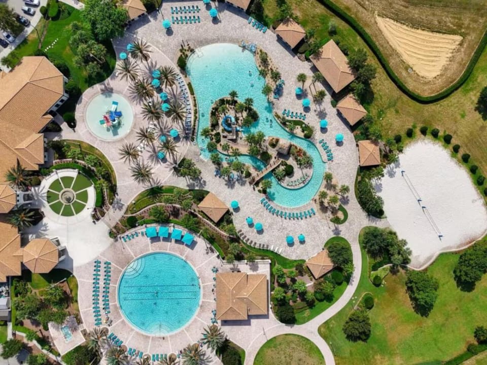 Bird's eye view, Swimming pool