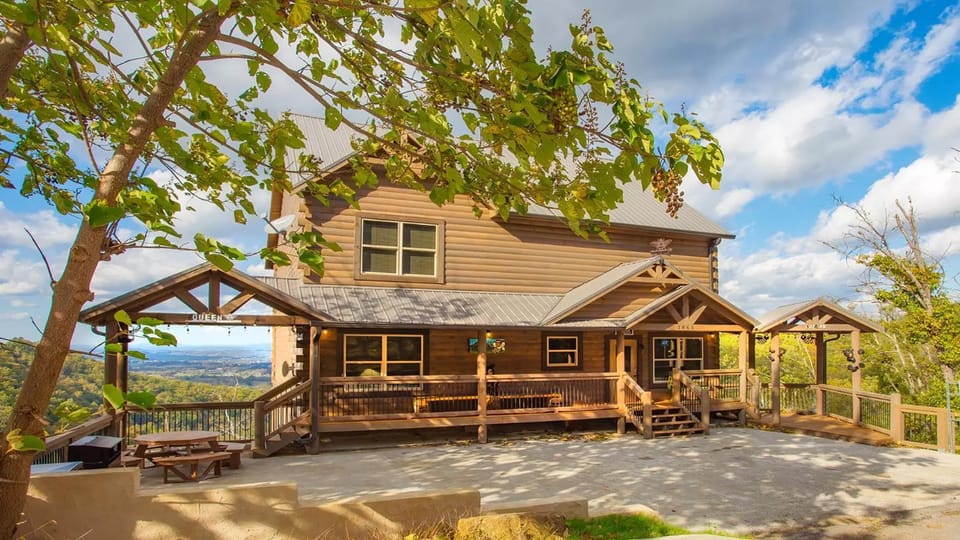 Queen Bee House in Sevier County