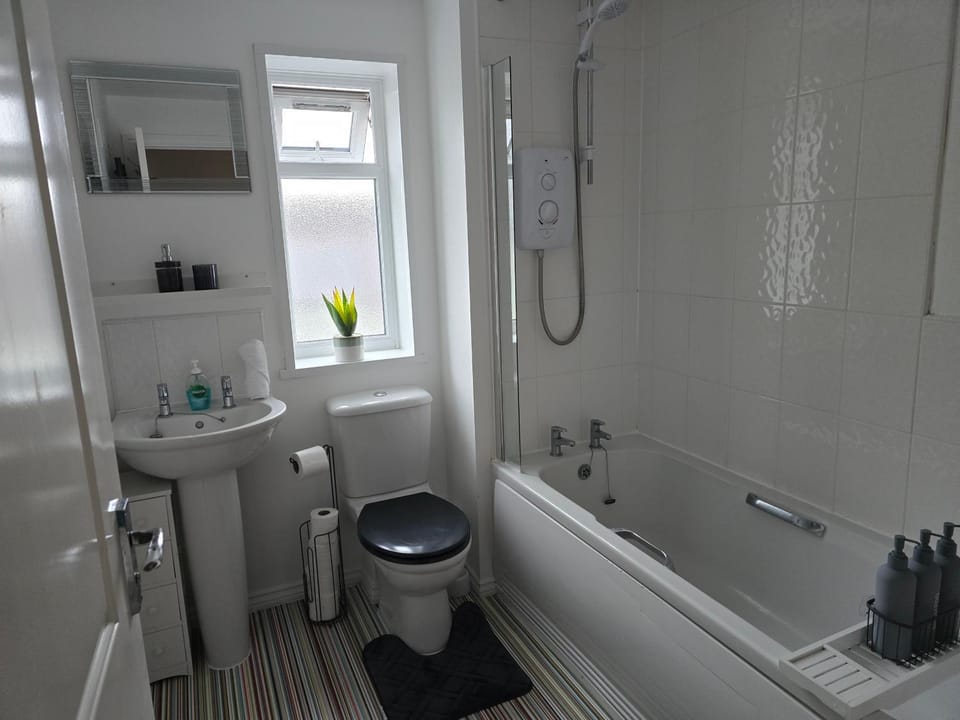Toilet, Bathroom, Bath