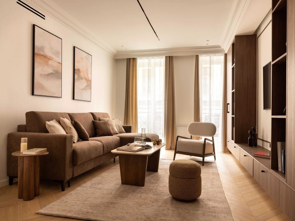 TV and multimedia, Seating area