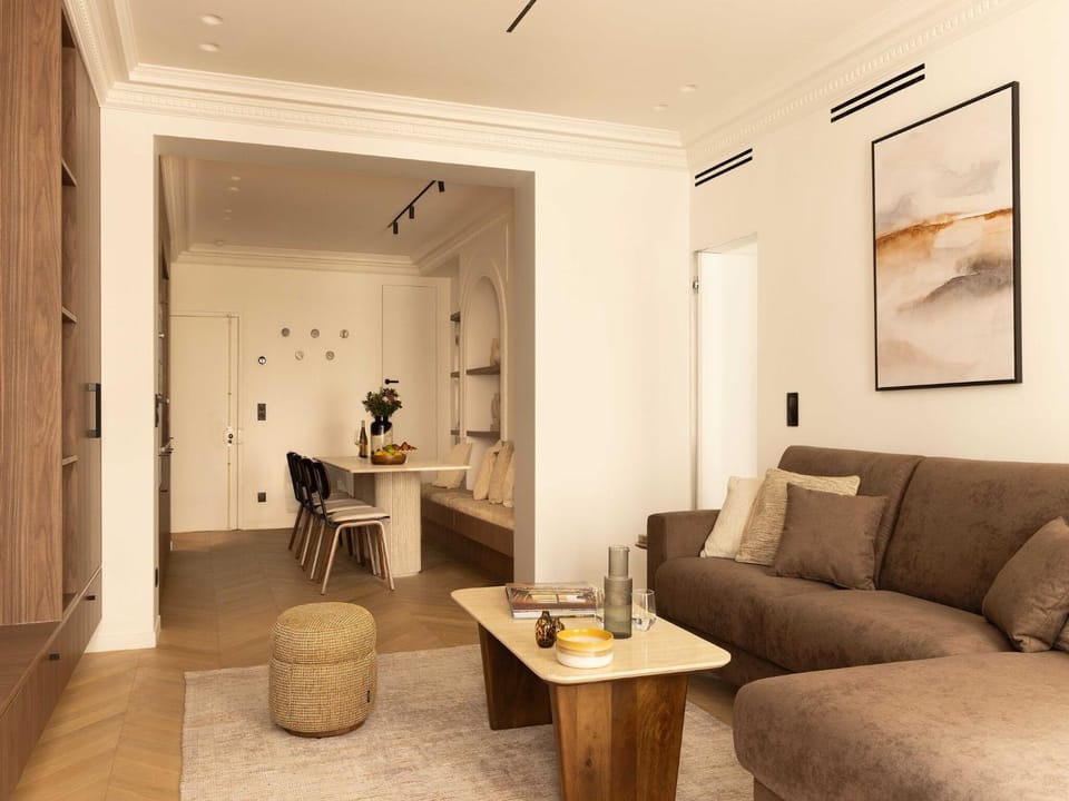 Living room, Seating area, Dining area