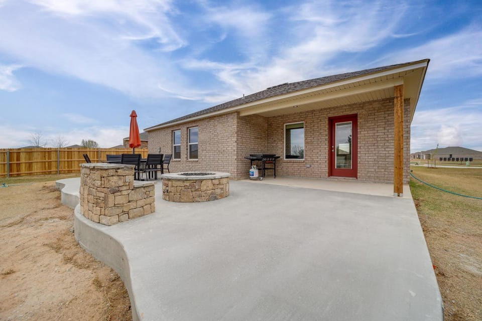 Family-Friendly, Pets Welcome: Broken Arrow Gem! House in Broken Arrow