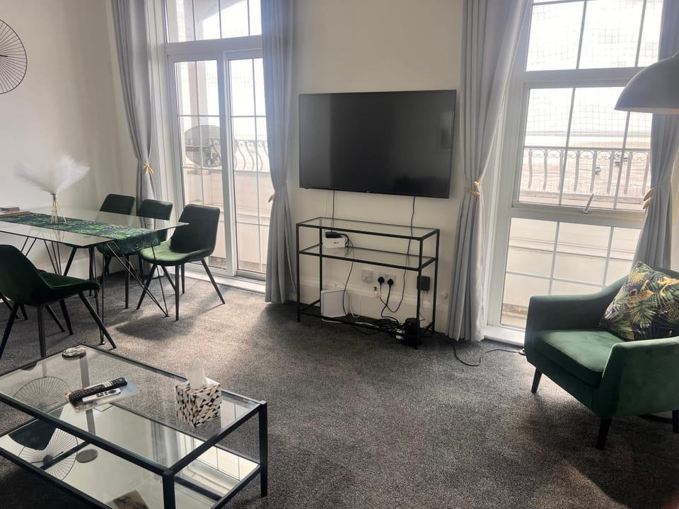 Ocean Breeze Apartment in Southend-on-Sea