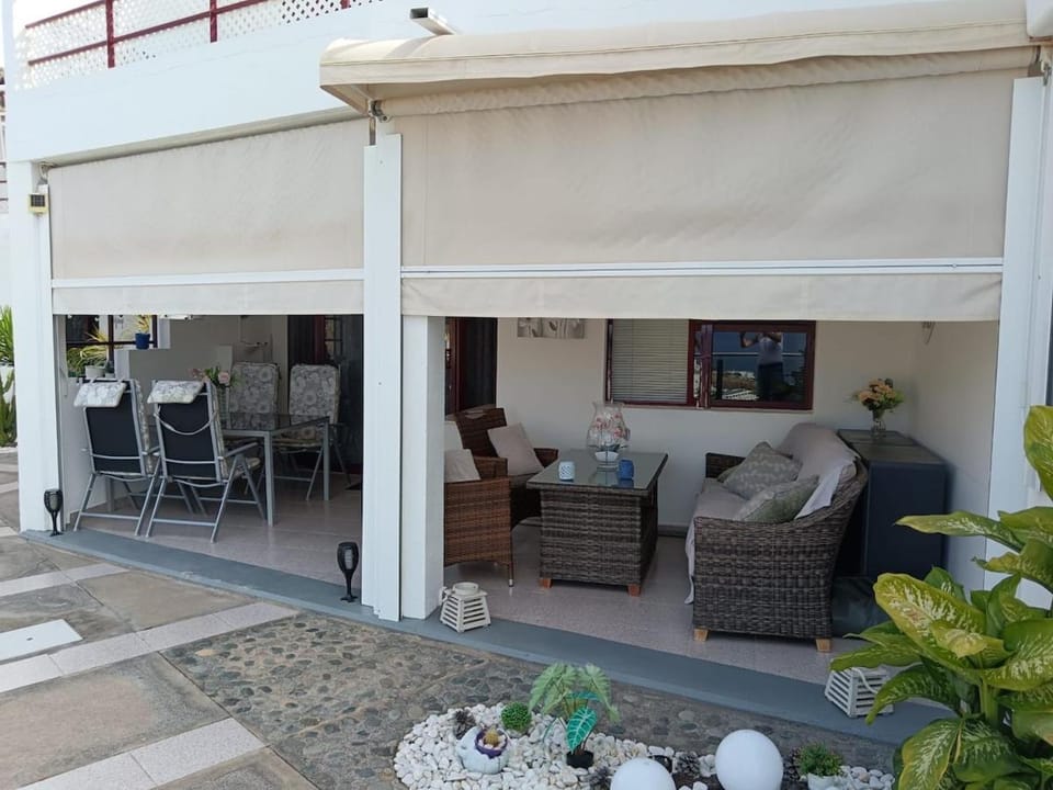 Day, View (from property/room), Balcony/Terrace, Seating area, Dining area