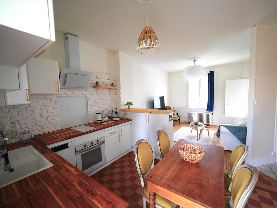 NOUVEAUTE 2025 La Maison Boheme, 2 chambres avec jardin-terrasse Apartment in Auvergne-Rhône-Alpes