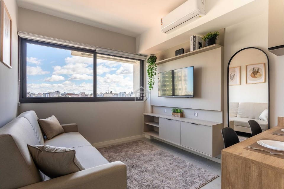 TV and multimedia, Living room, Seating area, air conditioner