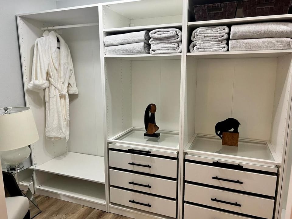 Zen Back Yard with Hot Tub, Firepit, Spa at Home House in Richardson