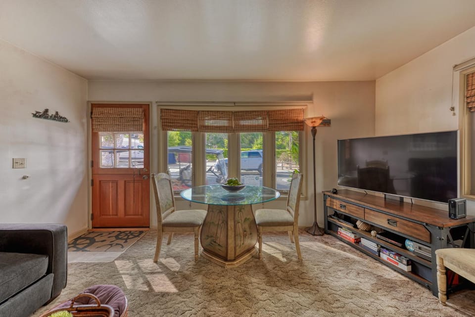 222CA 222 Catalina Ave House in Avalon