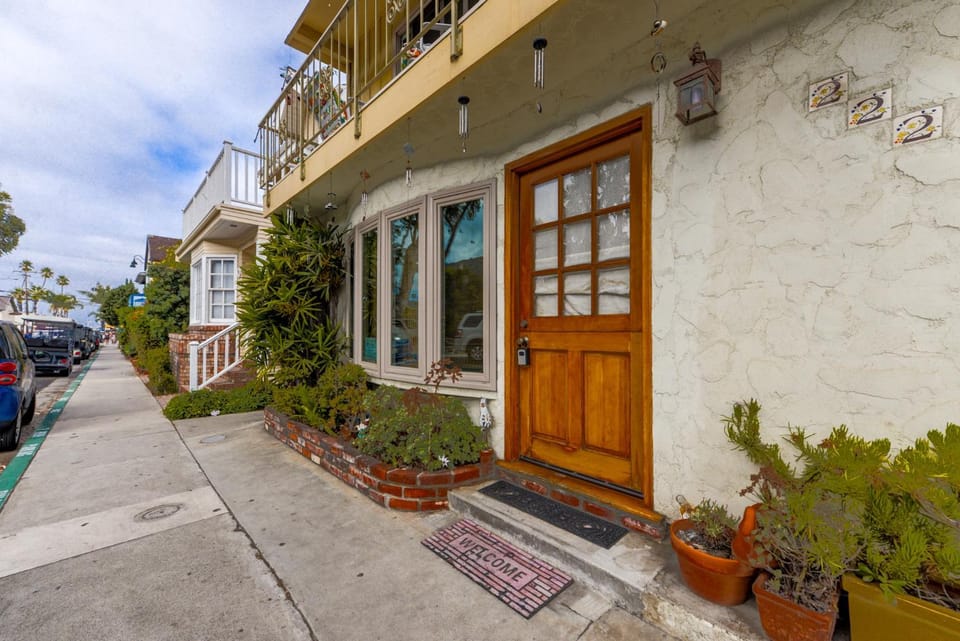 222CA 222 Catalina Ave House in Avalon