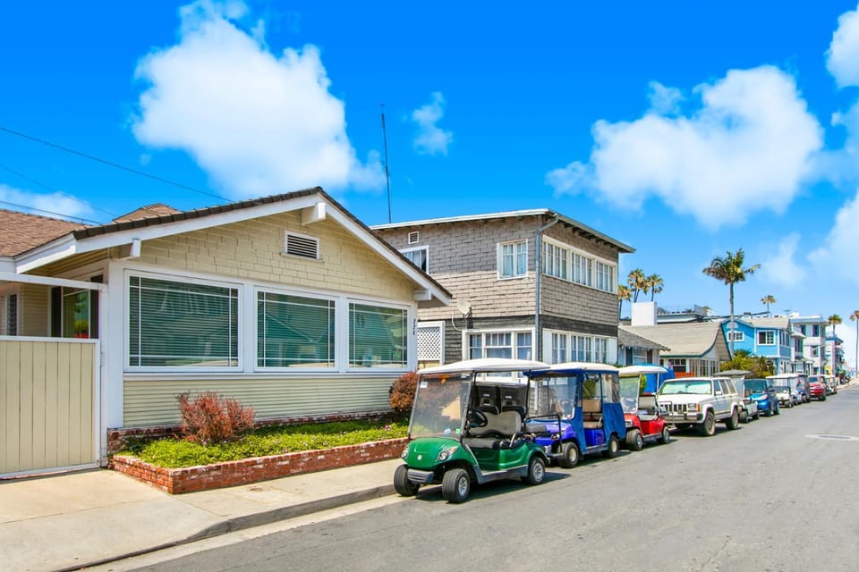 225CL 225 Claressa House in Avalon