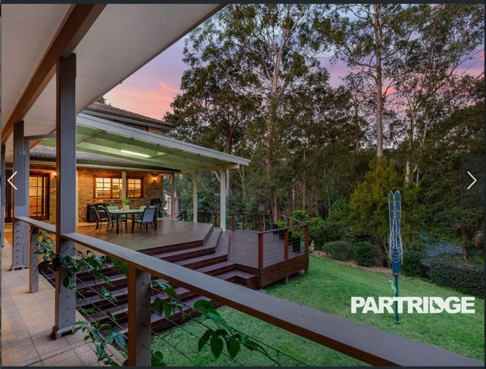 Property building, Natural landscape, Garden, Balcony/Terrace