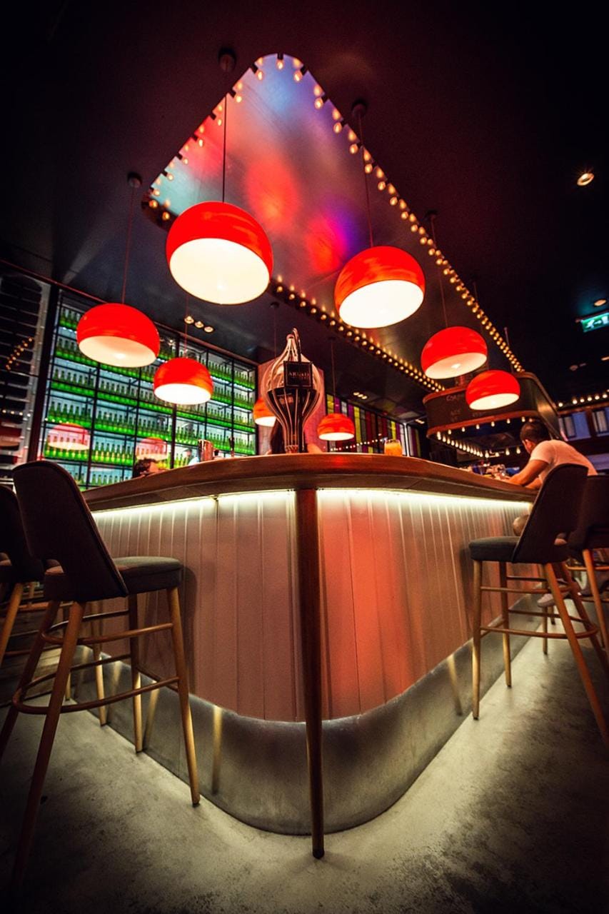 Restaurant/places to eat, Nightclub / DJ, Lounge or bar, Food and drinks