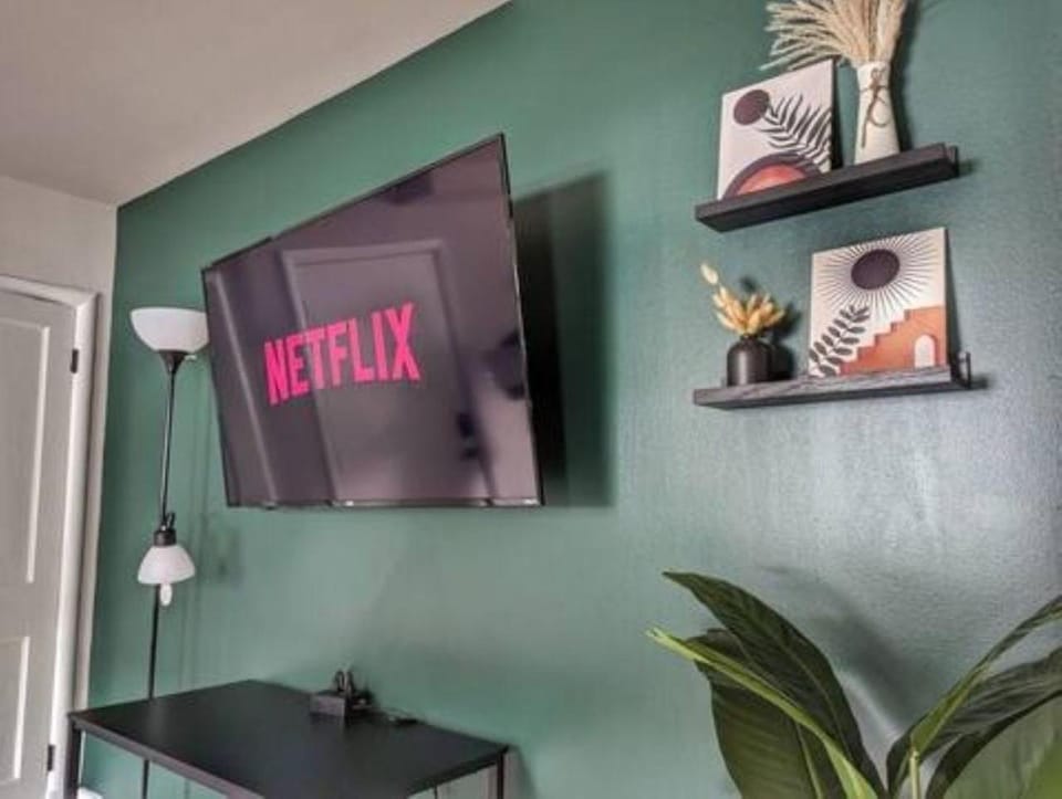 Communal lounge/ TV room, TV and multimedia