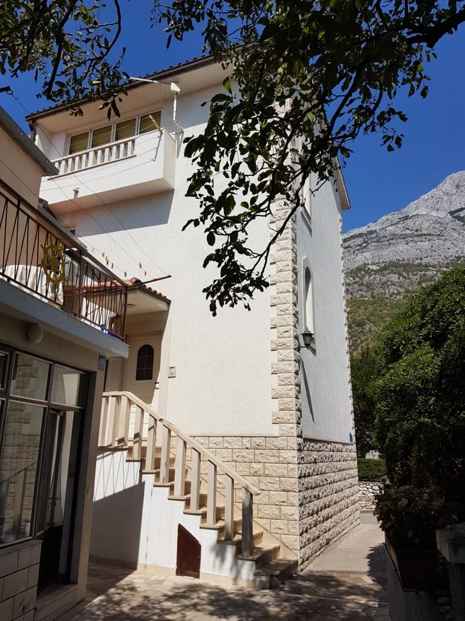 Property building, Facade/entrance