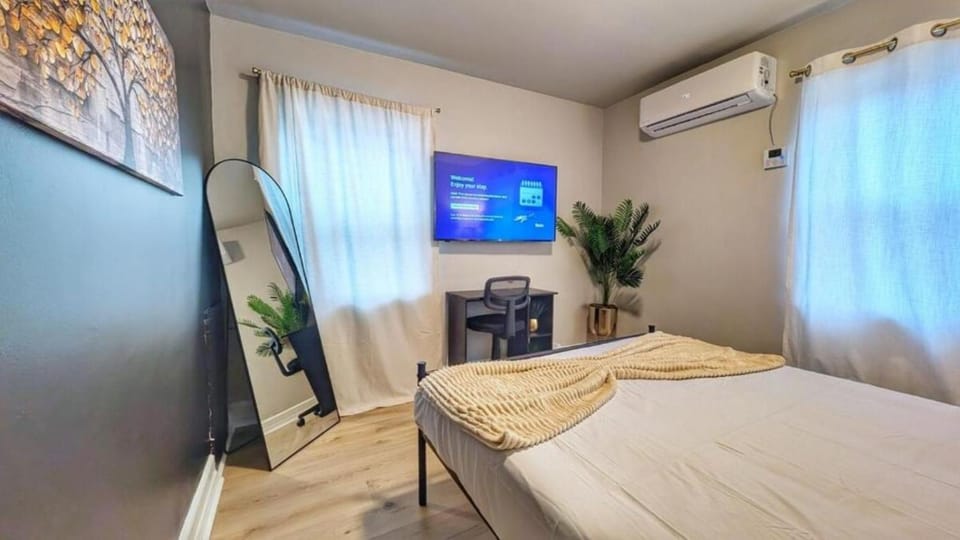 Bed, Bedroom