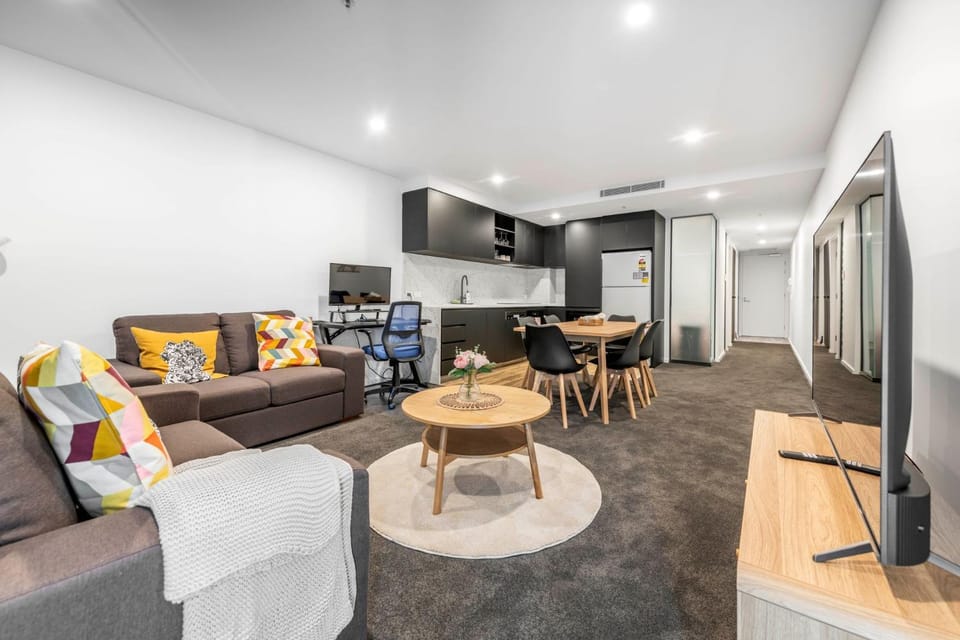 TV and multimedia, Kitchen or kitchenette, Living room, Seating area, Dining area, Evening entertainment, oven