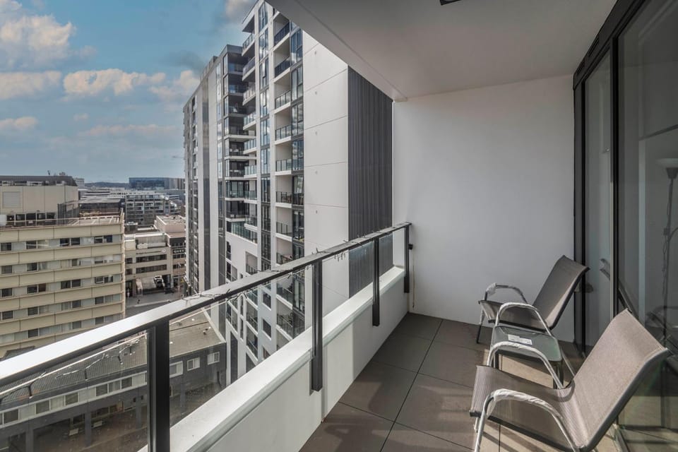 Luxury 1-Bedroom Apartment in Allara St Canberra Apartment in Canberra