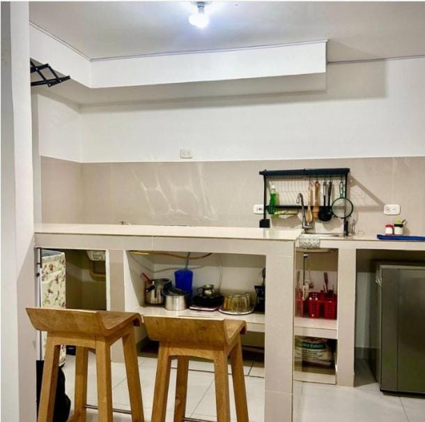 Kitchen or kitchenette, Dining area, stove
