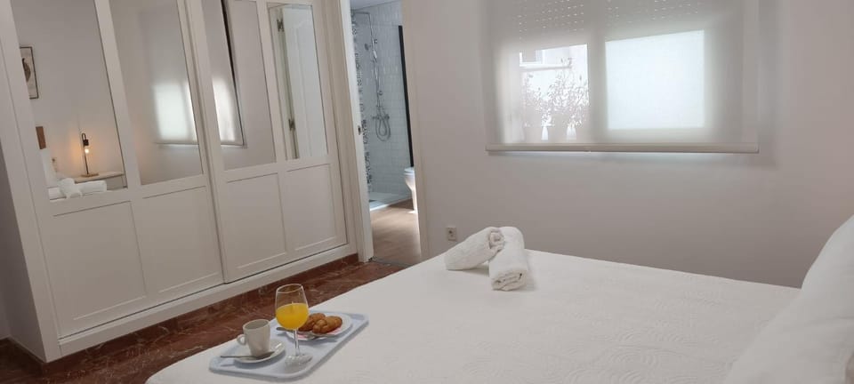 Bed, Bathroom, Photo of the whole room, Bedroom, Family, towels, wardrobe
