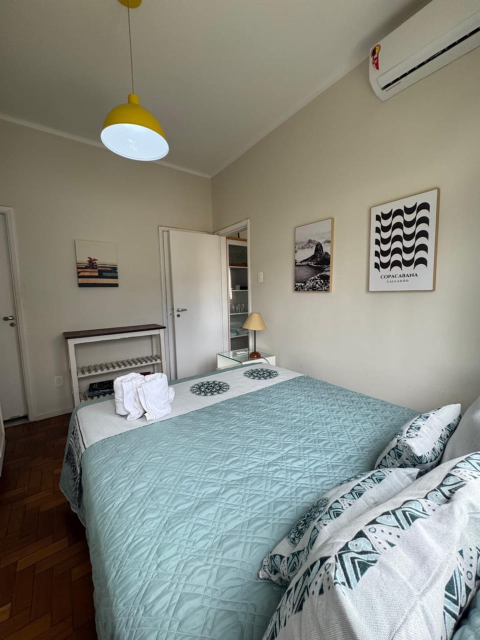 Bed, Bedroom, air conditioner